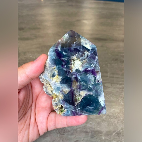 Rainbow Fluorite Tower - Picture 4 of 4